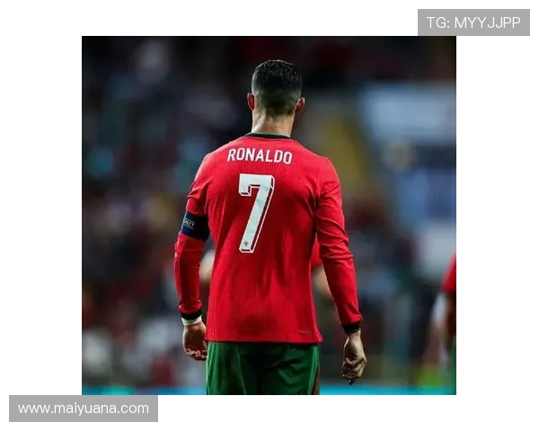 塞梅多传中C罗错失良机做出遗憾手势只差一点就能进球